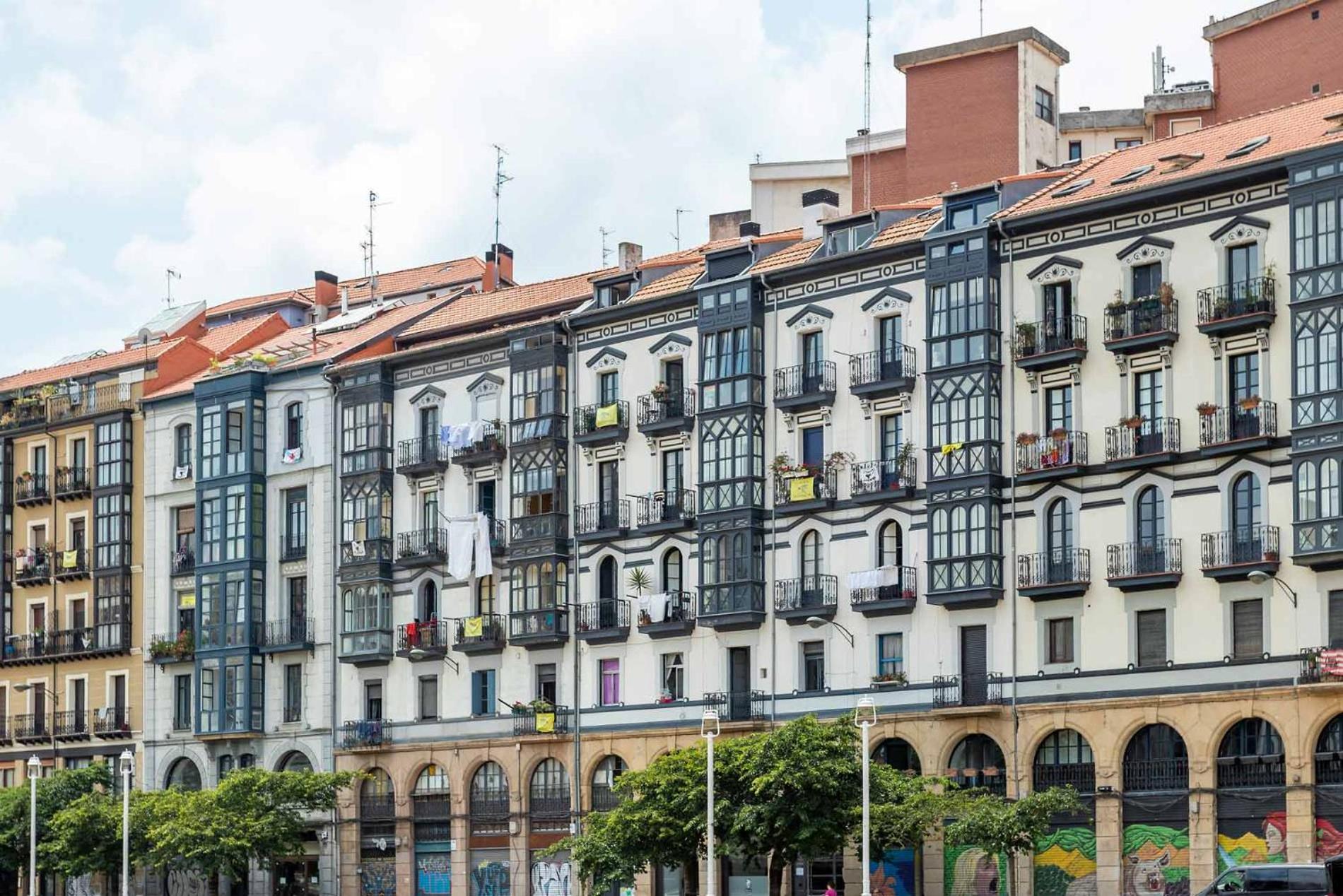 Old Town Core Next To Plaza Nueva Bilbao Exteriör bild