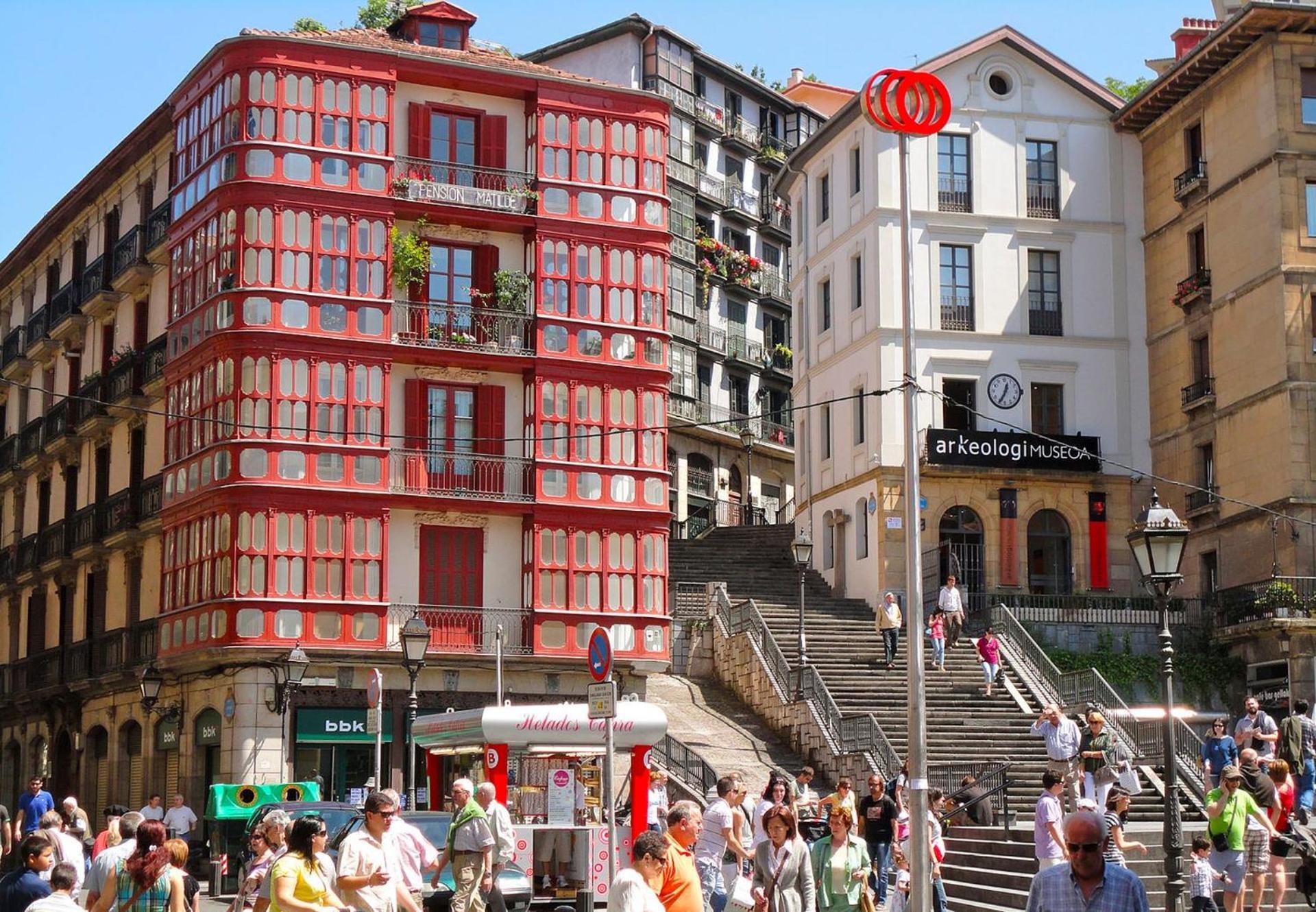 Old Town Core Next To Plaza Nueva Bilbao Exteriör bild